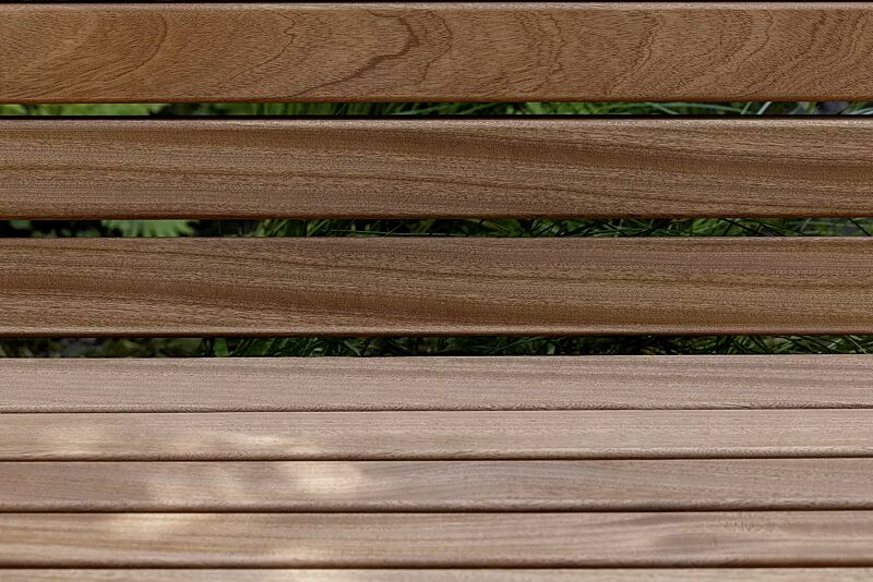 seniorenbank-jk1__shoKAT0074849 Detail: Holzbelattung