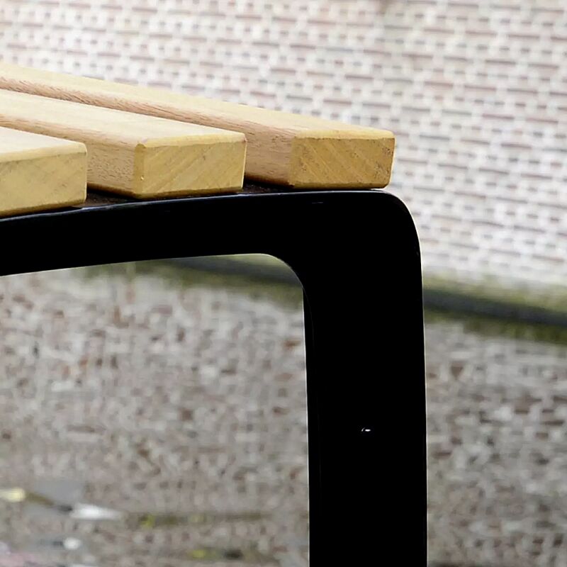 seniorensitz-caserta__shoKAT0040027 Detail: Hartholzbelattung, unbehandelt