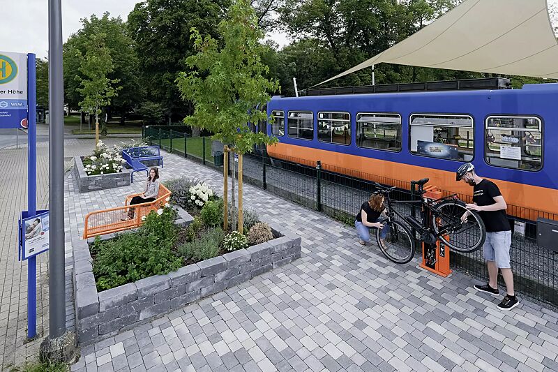 servicestation-assist__shoKAT0065020 Servicestation ASSIST, Modell "BASIC", pulverbeschichtet in RAL 2003 pastellorange