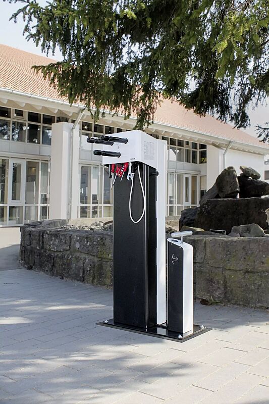 servicestation-cary__shoKAT0070989 Servicestation CARY, Ausführung Basic, Gehäuse in RAL 9016 verkehrsweiß