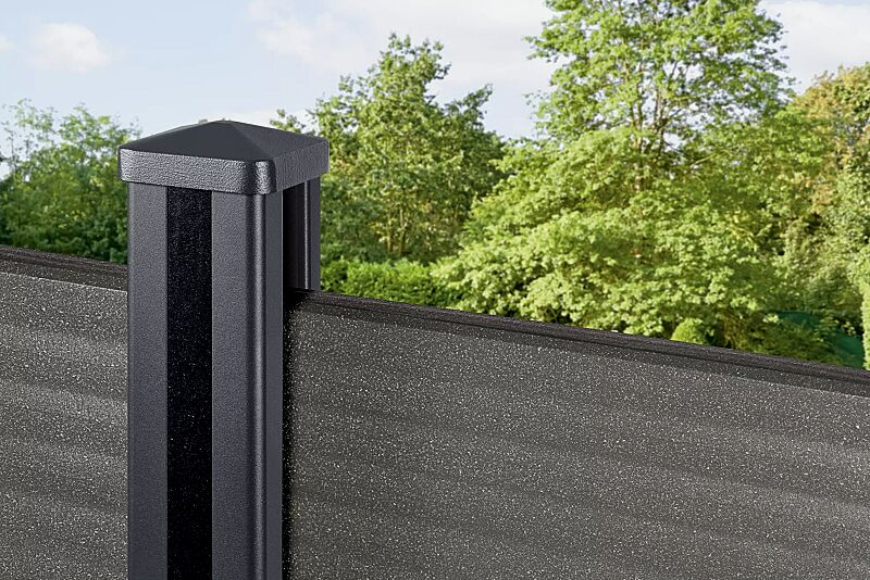 Schallschutzwand LYNWOOD in RAL 7021 schwarzgrau, Wandelemente in titangrau