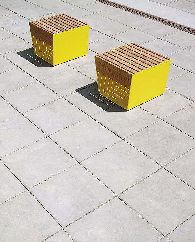 sitz-blocq__shoKAT0043208 Sitz BLOCQ mit Jatobaholzbelattung, Stahlteile in RAL 1023 verkehrsgelb (auf Anfrage)