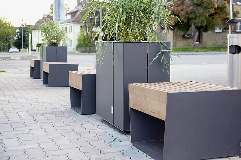 sitz-blocq__shoKAT0069846 Sitz BLOCQ mit Jatobaholzbelattung, Stahlteile in RAL 7016 anthrazitgrau, Pflanzbehälter MALAGENO