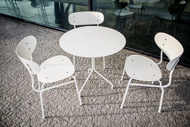 sitz-boh%C3%A9m__shoKAT0069335 Sitz und Tisch BOHÉM aus Aluminium, pulverbeschichtet in RAL 9010 reinweiß