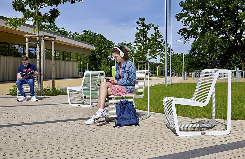 sitz-limpido__shoKAT0066696 Sitz LIMPIDO mit Rückenlehne, in RAL 9003 signalweiß und RAL 6024 verkehrsgrün