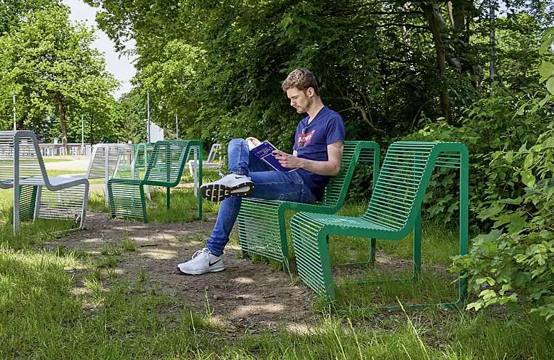 sitz-limpido__shoKAT0066700 Sitz LIMPIDO mit Rückenlehne, in RAL 9003 signalweiß und RAL 6024 verkehrsgrün