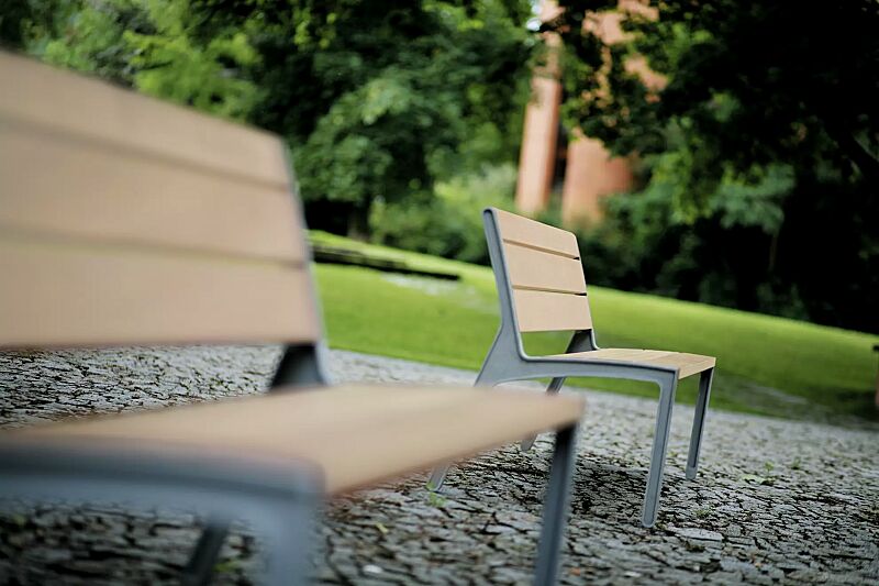 sitz-miela__shoKAT0023047 Sitzbank und Sitz MIELA mit Rückenlehne, mit Robinienholzbelattung