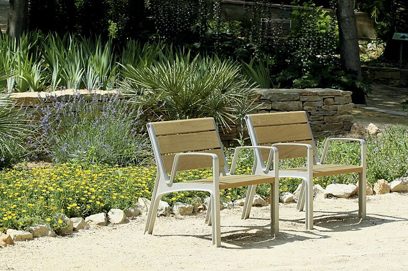 sitz-miela__shoKAT0025020 Sitz MIELA mit Rückenlehne und Armlehnen, mit Robinienholzbelattung