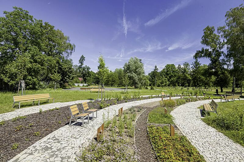 sitz-miela__shoKAT0053750 Sitz und Doppelsitzbank MIELA mit Robinienholzbelattung