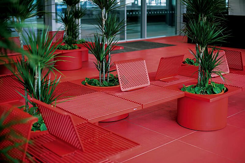 sitz-pixel-cit%C3%A9__shoKAT0072007 Sitz PIXEL CITÉ, 4 Segmente, Stahlteile in RAL 3020 verkehrsrot, mit Pflanzbehälter und Rückenlehne (Zubehör)