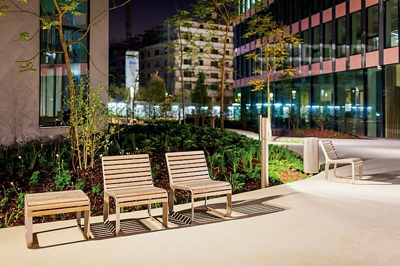 sitz-portiqoa__shoKAT0053643 Sitz PORTIQOA mit und ohne Rückenlehne, mit Robinienholzbelattung