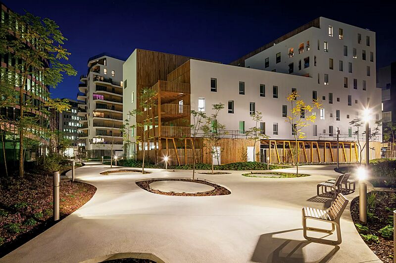 sitz-portiqoa__shoKAT0053647 Sitz PORTIQOA mit Rückenlehne, mit Robinienholzbelattung