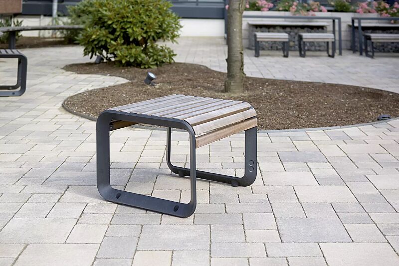 sitz-portiqoa__shoKAT0056117 Sitz PORTIQOA ohne Rückenlehne, mit Jatobaholzbelattung, Aluminiumguss in RAL 7016 anthrazitgrau (auf Anfrage)