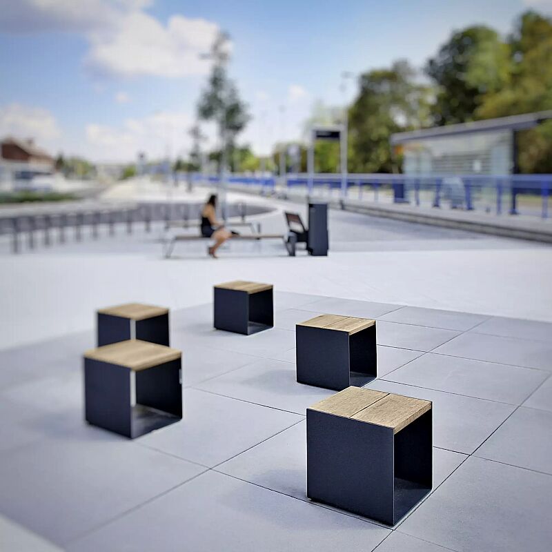 sitz-radium__shoKAT0056663 Sitz RADIUM mit Robinienholzbelattung, Stahlteile in RAL 7016 anthrazitgrau