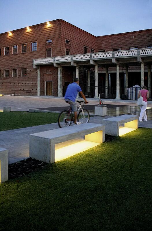 sitzbank-andromeda__shoKAT0030782 Sitzbank ANDROMEDA, Beton mit transparenter Beschichtung in naturweiß - 18, mit Beleuchtung