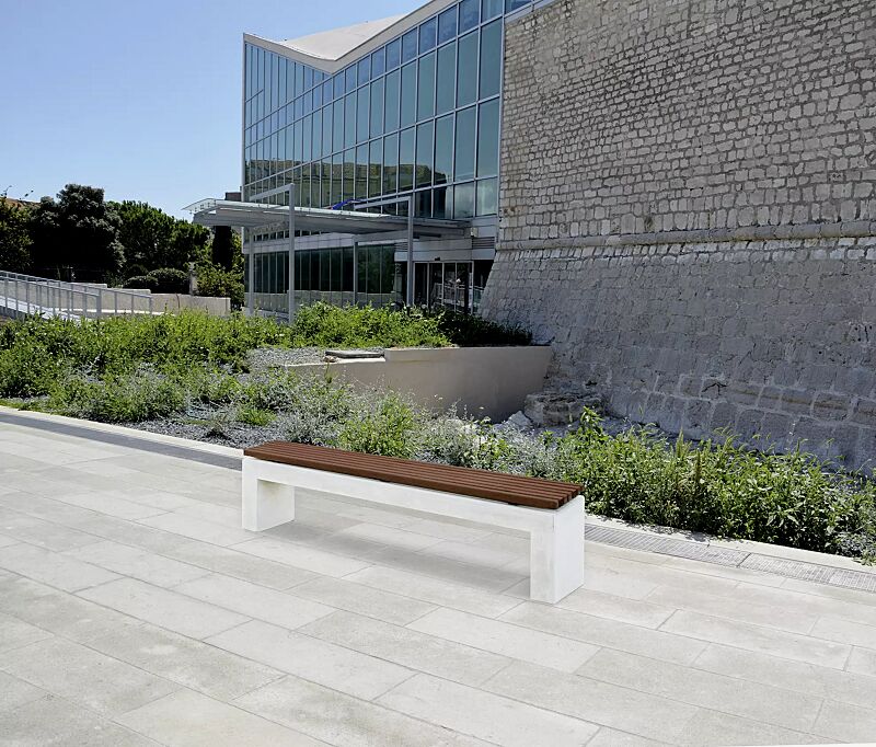 sitzbank-andromeda__shoKAT0068293 Sitzbank ANDROMEDA WOOD ohne Rückenlehne, mit Okouméholzbelattung, Beton mit transparenter Beschichtung in naturweiß - 18