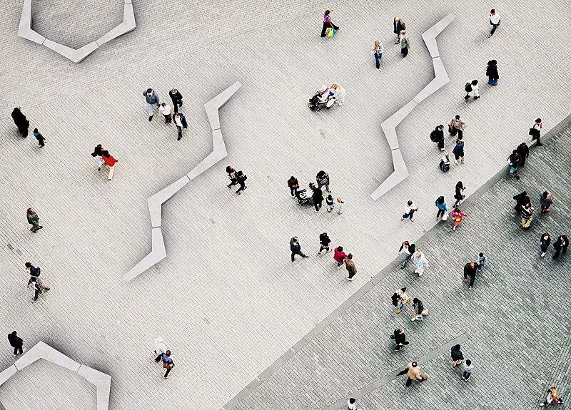 Sitzbank ARROW aus Beton, in Granitoptik weiß