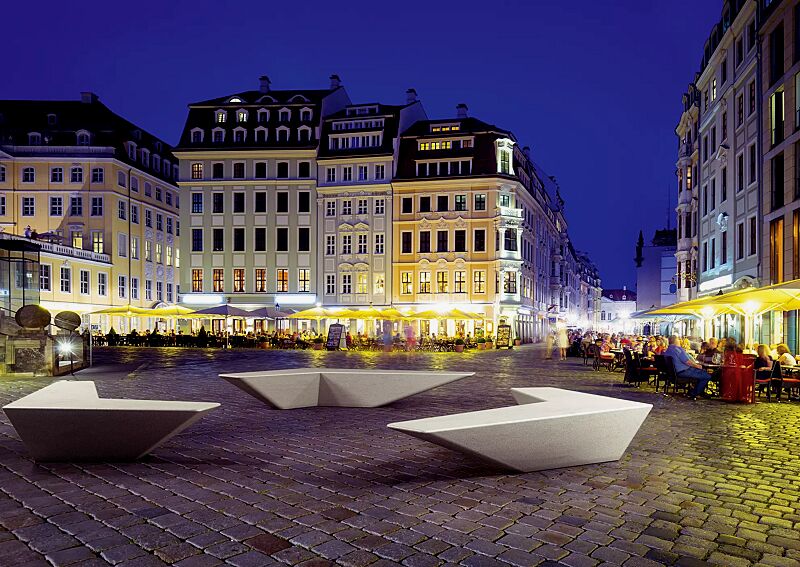 Sitzbank ARROW aus Beton, in Granitoptik weiß