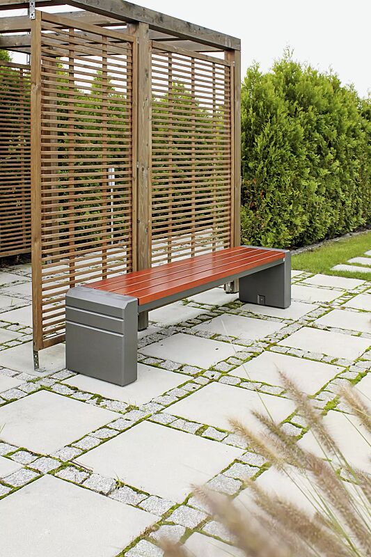 sitzbank-brno__shoKAT0069200 Sitzbank BRNO ohne Rückenlehne, Stahlteile in RAL 7021 schwarzgrau, Beton beschichtet in hellem graphit