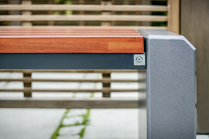 sitzbank-brno__shoKAT0069203 Sitzbank BRNO ohne Rückenlehne, Stahlteile in RAL 7021 schwarzgrau, Beton beschichtet in hellem graphit