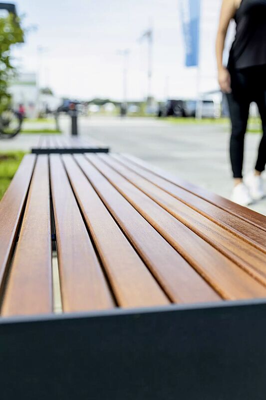 sitzbank-cima__shoKAT0069921 Detail: Hartholzbelattung