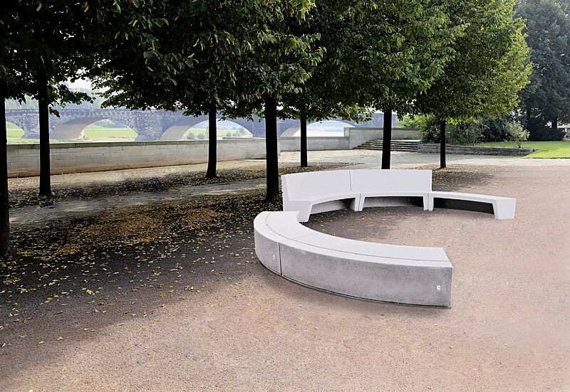 Sitzbank CIRCO bestehend aus 3 Elementen ohne Rückenlehne und 2 Elementen mit Rückenlehne, in Farbe acrylgrau