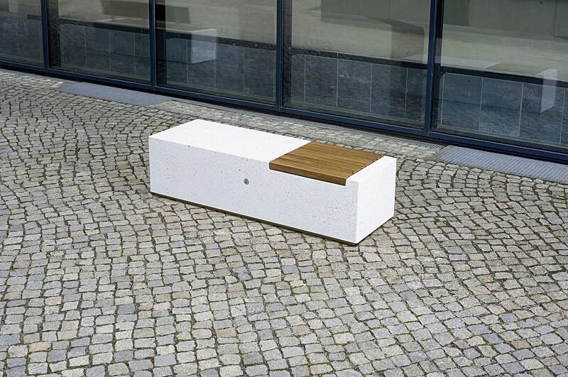 sitzbank-demetra__shoKAT0052296 Sitzbank DEMETRA ohne Rückenlehne aus Beton, mit Okouméholzbelattung, in Granitoptik weiß