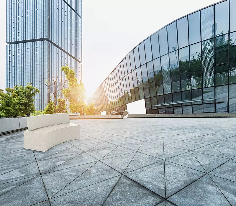 sitzbank-demetra__shoKAT0058971 Sitzbank DEMETRA CURVED mit Rückenlehne, aus Beton, in Granitoptik weiß