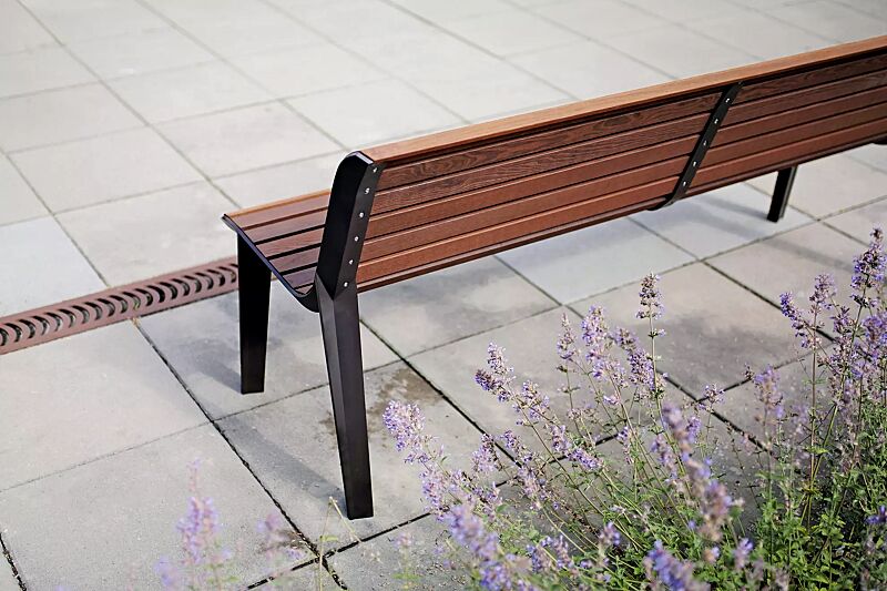 sitzbank-emau__shoKAT0064780 Sitzbank EMAU mit Rückenlehne, mit Jatobaholzbelattung, Unterkonstruktion in RAL 7016 anthrazitgrau (auf Anfrage)