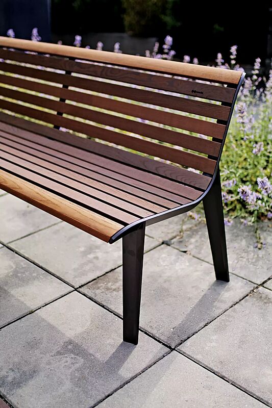 sitzbank-emau__shoKAT0064782 Sitzbank EMAU mit Rückenlehne, mit Jatobaholzbelattung, Unterkonstruktion in RAL 7016 anthrazitgrau (auf Anfrage)