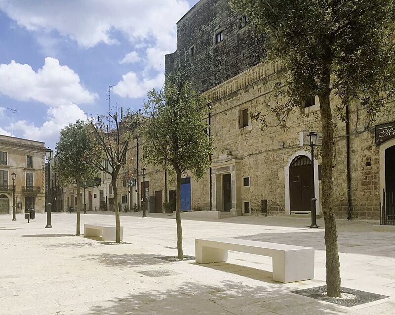 sitzbank-eraclea__shoKAT0056760 Sitzbank ERACLEA ohne Rückenlehne, aus Beton, Sitzfläche geschliffen, in Granitoptik weiß