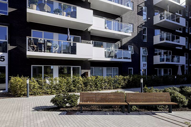 Sitzbänke FJORDPARK mit Rückenlehne, Stahlteile in RAL 7016 anthrazitgrau