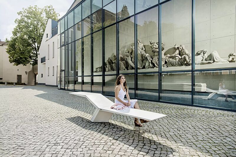 Sitzbank JONATHAN aus UTC®-Beton, in weiß