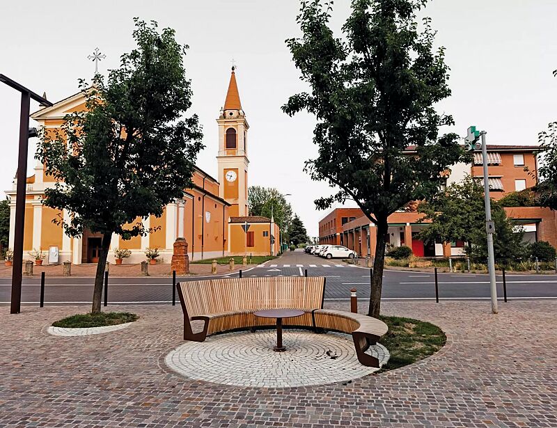 sitzbank-landscape-compact__shoKAT0066334 Sitzbank LANDSCAPE COMPACT mit und ohne Rückenlehne, gebogen, Bankform Innenradius, mit Robinienholzbelattung, Stahlteile in RAL 8019 graubraun