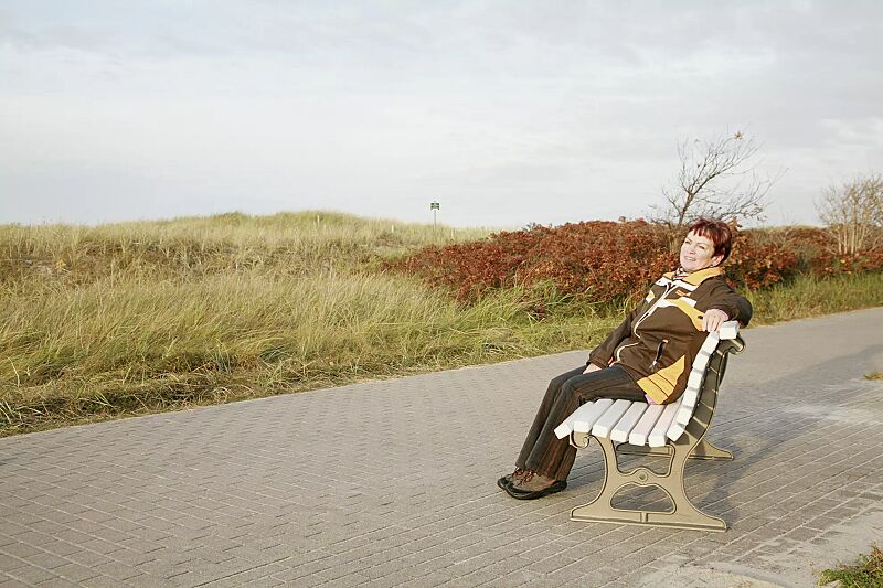 Sitzbank LAZIO mit Fichtenholzbelattung, weiß lasiert