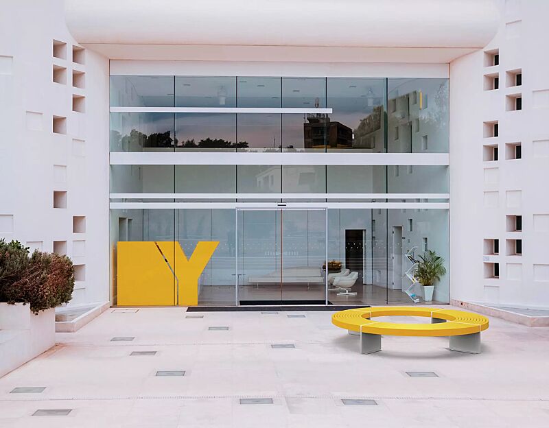 Sitzbank LENI gebogen, in RAL 1028 melonengelb und RAL 9006 weißaluminium (zweifarbig auf Anfrage)