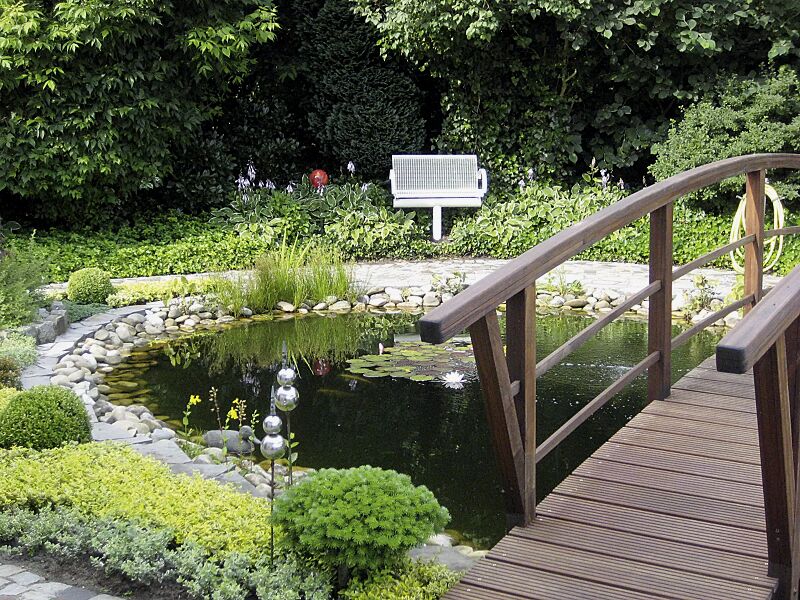 Sitzbank LINUS mit Mittelfuß zum Einbetonieren (Sonderanfertigung auf Anfrage), in RAL 9006 weißaluminium