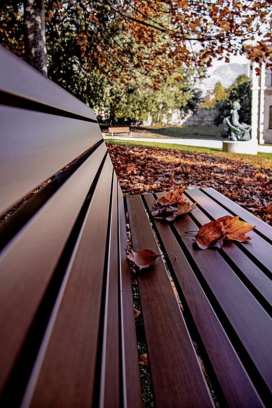 sitzbank-mantua__shoKAT0065731 Sitzbank MANTUA mit Rückenlehne, Aluminium in Durmast Eichenholzoptik-Effekt (auf Anfrage gegen Mehrpreis), Stahlteile in eisenglimmergrau