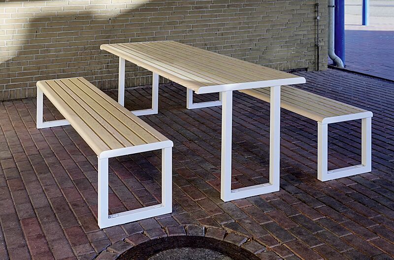 sitzbank-mantua__shoKAT0077307 Sitzbank MANTUA ohne Rückenlehne und Tisch MANTUA, Aluminium in natürlichem Eschenholzoptik-Effekt, Stahlteile in RAL 9003 signalweiß