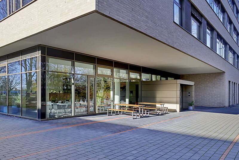 sitzbank-mantua__shoKAT0077308 Sitzbank MANTUA ohne Rückenlehne und Tisch MANTUA, Aluminium in natürlichem Durmast Eichenholzoptik-Effekt, Stahlteile in DB 703 eisenglimmer