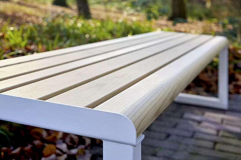 sitzbank-mantua__shoKAT0077315 Detail: Aluminium in natürlichem Eschenholzoptik-Effekt