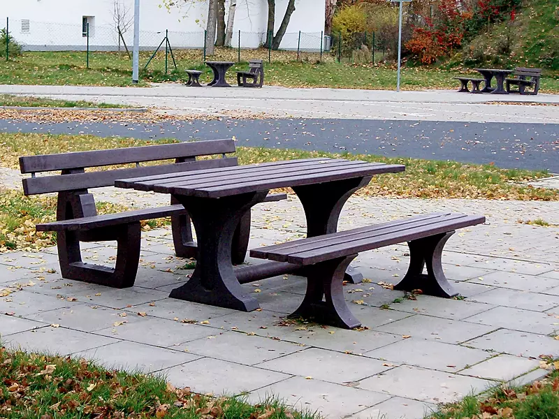 sitzbank-matera__shoKAT0009954 Bank-Tisch-Kombination, komplett aus Recycling-Kunststoff in braun, Länge 2000 mm