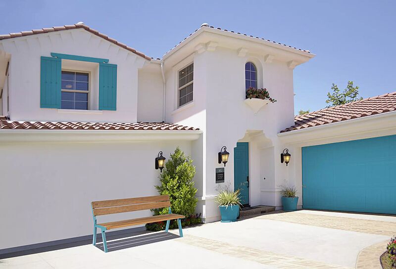 Sitzbank NOALE mit Rückenlehne, mit Hartholzbelattung, Stahlteile in RAL 5021 wasserblau