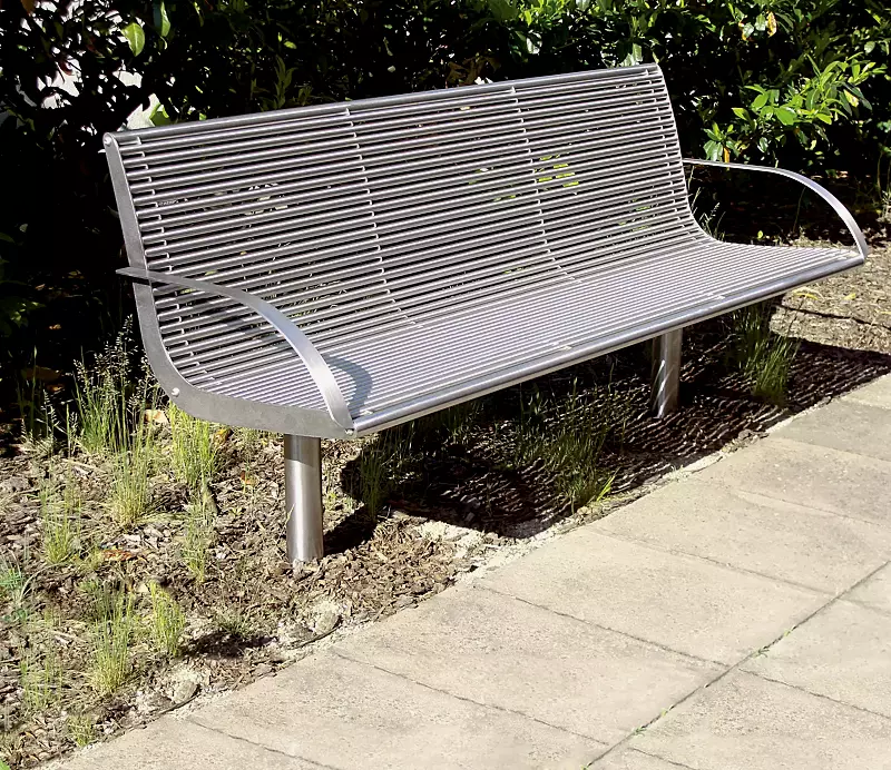 Sitzbank OLBIA mit Rückenlehne und Armlehnen, aus Edelstahl geschliffen