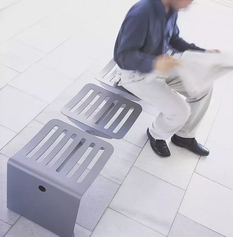 Sitzbank ONDA CITÉ, 4-Sitzer aus Stahl, in RAL 9007 graualuminium