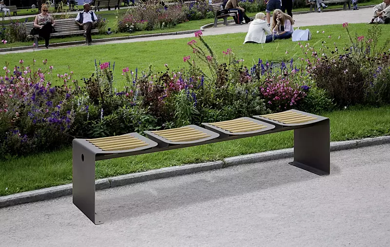 Sitzbank ONDA CITÈ, 4-Sitzer, mit Robinienholzbelattung, Stahlteile in RAL 7016 anthrazitgrau