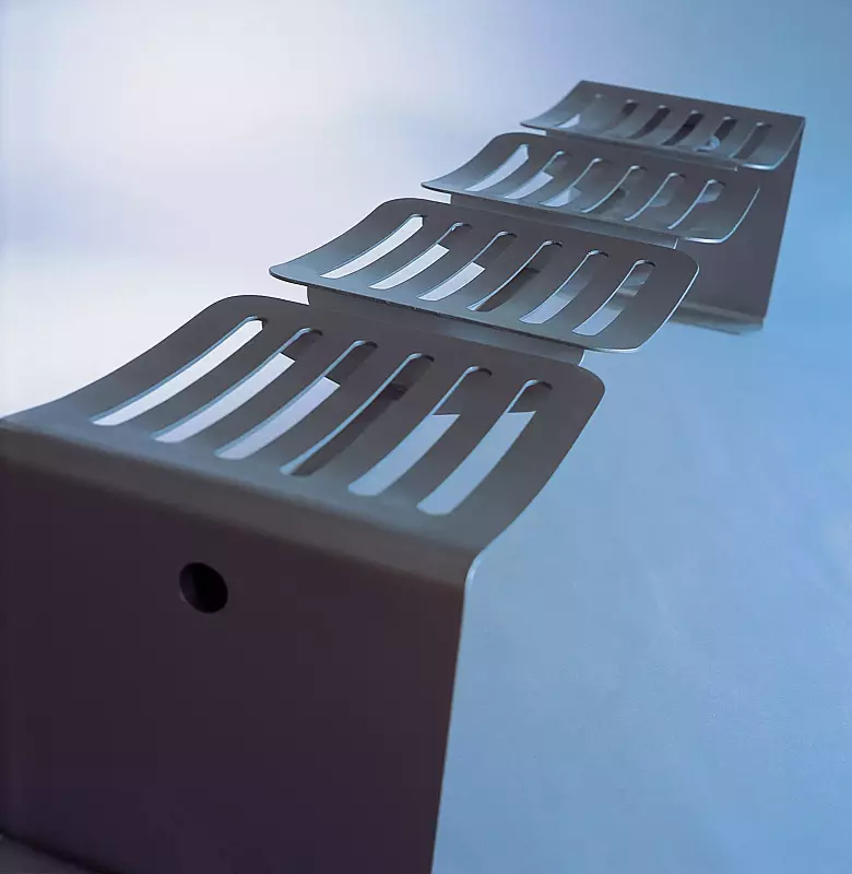 Sitzbank ONDA CITÉ, 4-Sitzer aus Stahl, in RAL 7016 anthrazitgrau