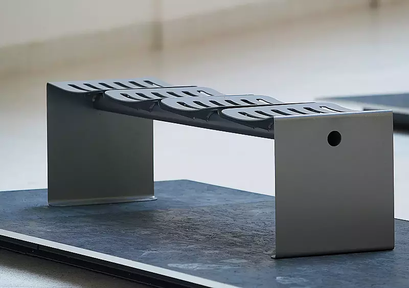 Sitzbank ONDA CITÉ, 4-Sitzer aus Stahl, in RAL 7016 anthrazitgrau