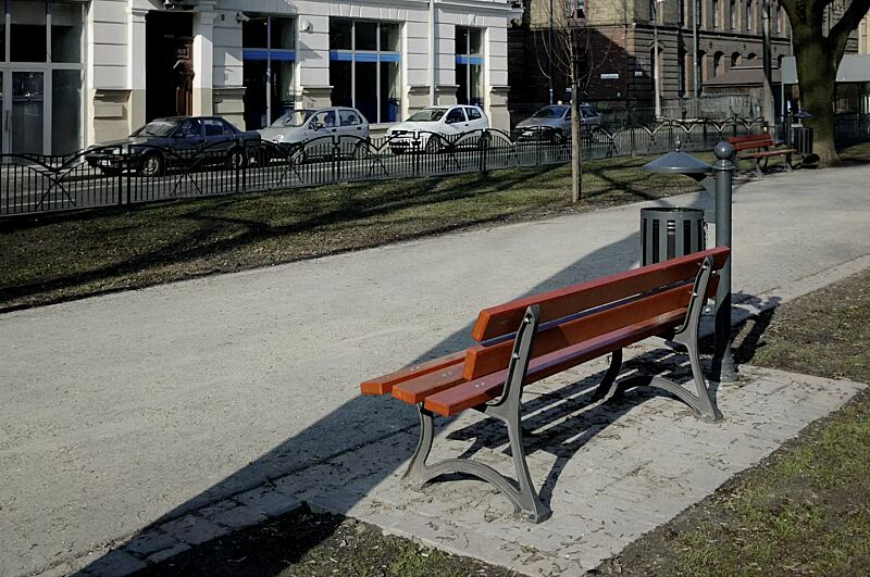 Sitzbank OSLO, Stahlteile in RAL 7021 schwarzgrau