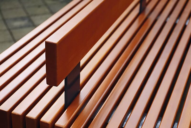 Detail: mittige Rückenlehne